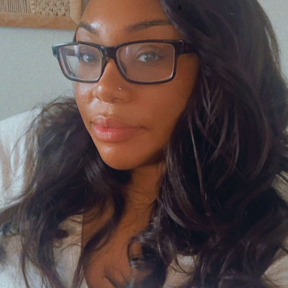 Meet your Posher, Cierra